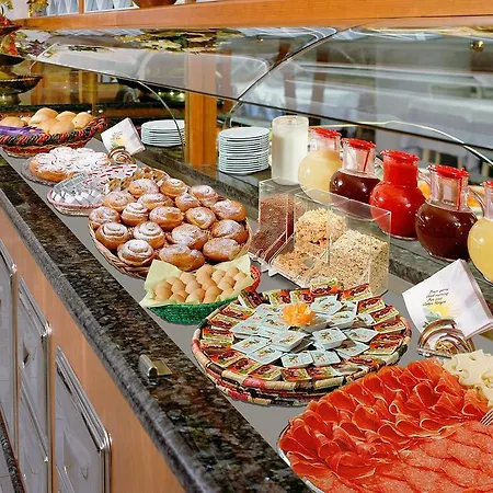 Hotel Giovanella 3*