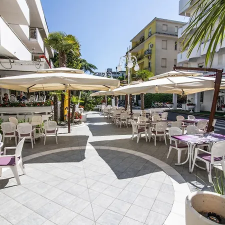 Hotel Giovanella 3*