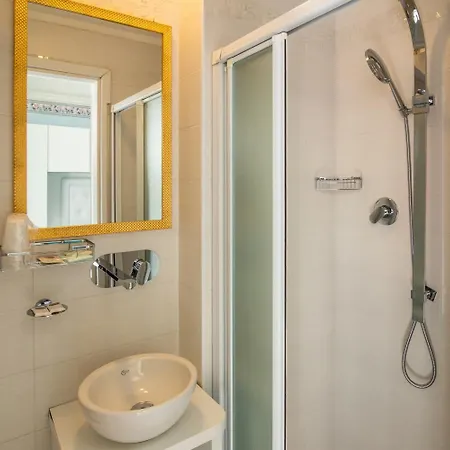 吉奥瓦内拉酒店 酒店